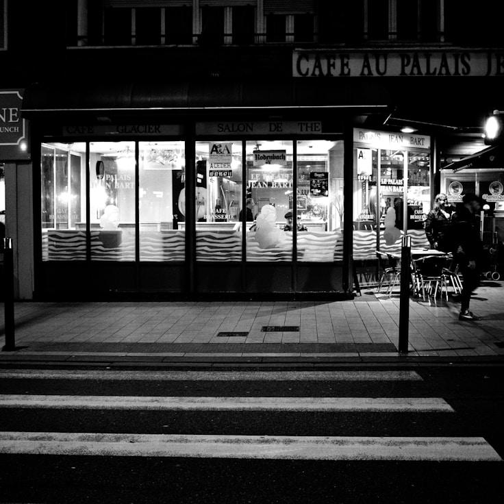 Family-friendly dining with comfortable seating